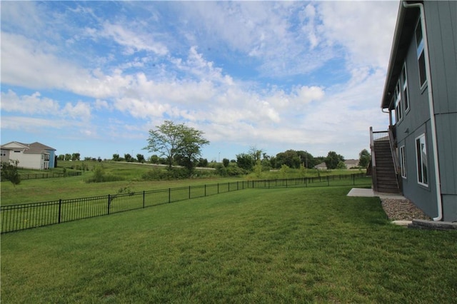 view of yard featuring a rural view