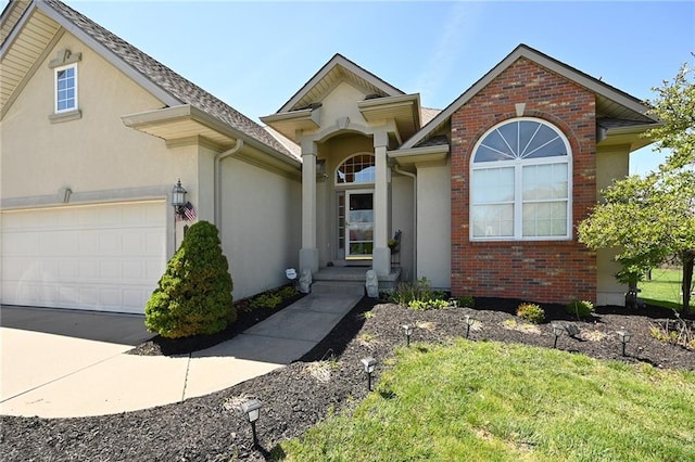 view of front facade with a garage