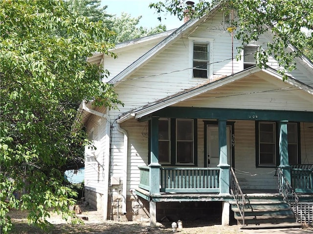 view of front of home featuring a porch