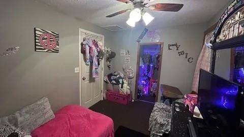 bedroom featuring ceiling fan