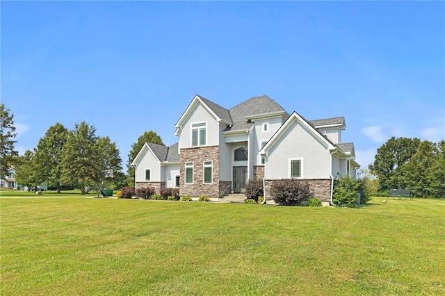 view of front of home featuring a front yard