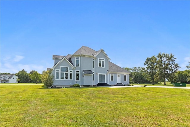 view of front of property with a front yard