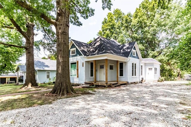 view of front of property