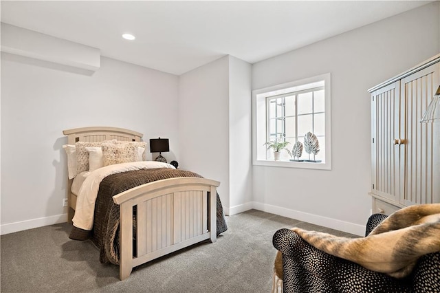 bedroom featuring carpet floors