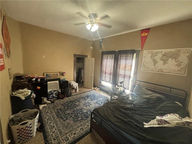 bedroom with ceiling fan