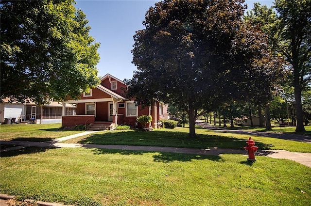 view of front of property with a front yard