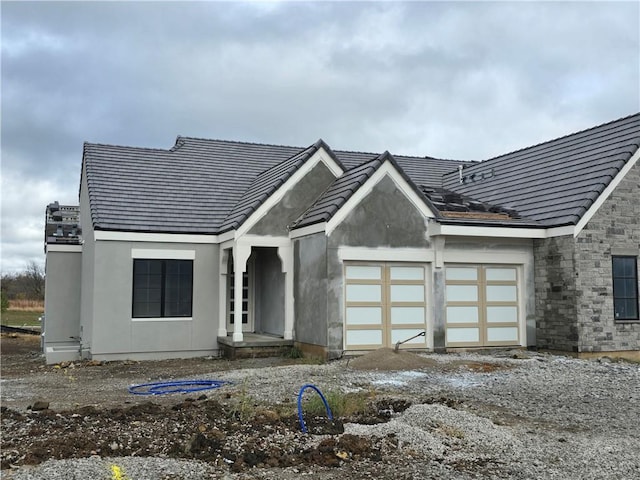 view of front facade featuring a garage