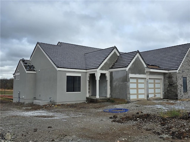 view of front facade with a garage