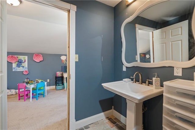 bathroom featuring sink