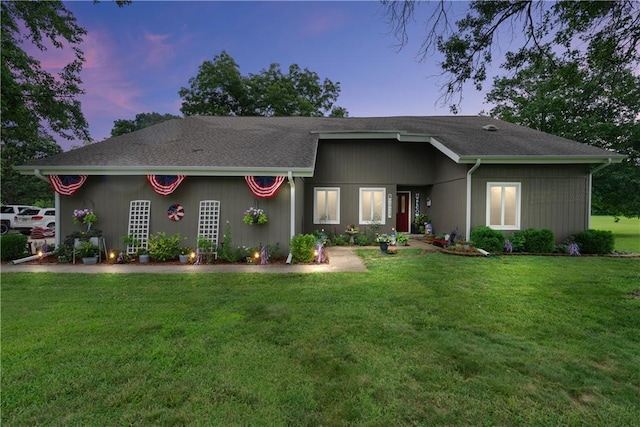 2924 Crown Dr, Independence, KS 67301 - view of front of house featuring a front yard