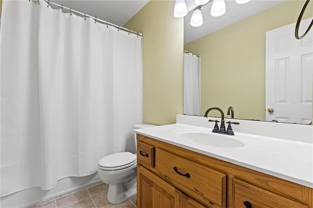 full bathroom featuring tile patterned floors, vanity, shower / bath combo, and toilet