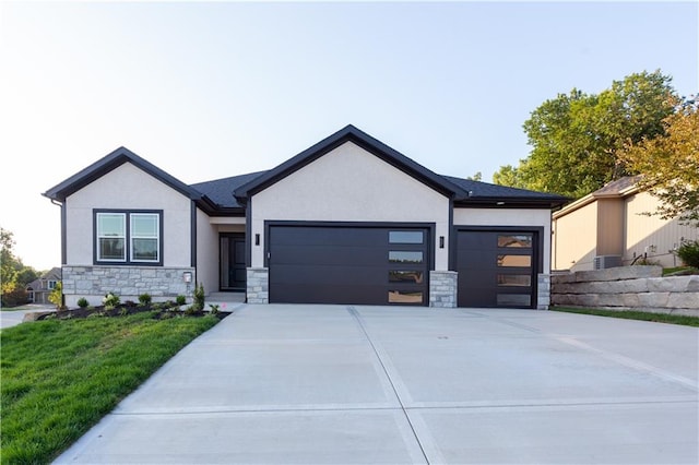 view of front facade featuring a garage