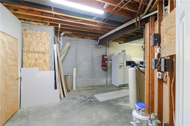 view of unfinished basement