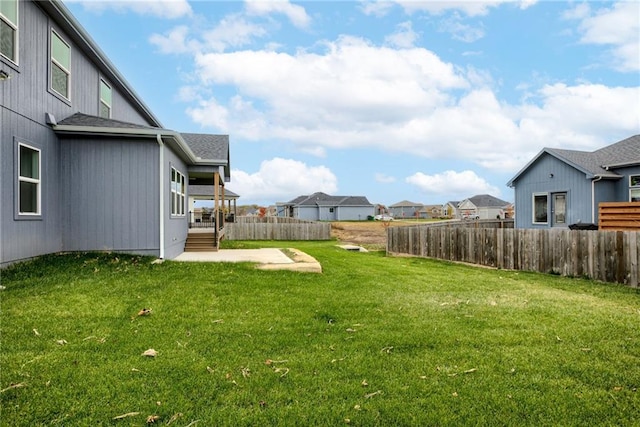 view of yard featuring a patio area