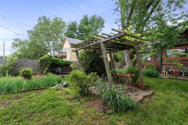 view of yard with a pergola