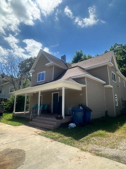 view of front of house featuring covered porch