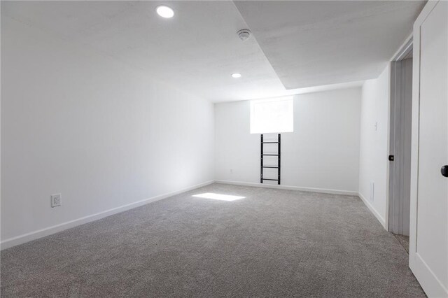 empty room featuring carpet