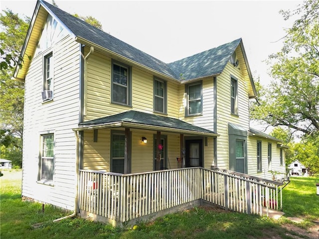 view of front of property featuring a porch