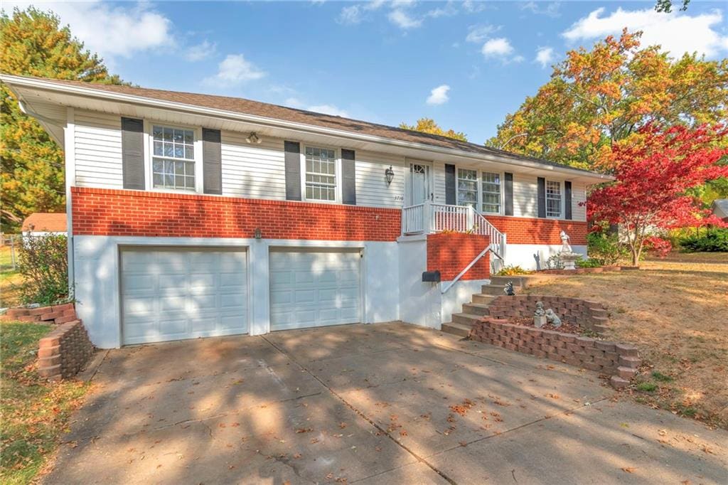 view of front of home featuring a garage