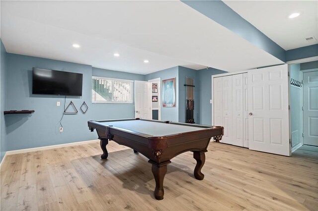 recreation room featuring baseboards, recessed lighting, and light wood-style floors