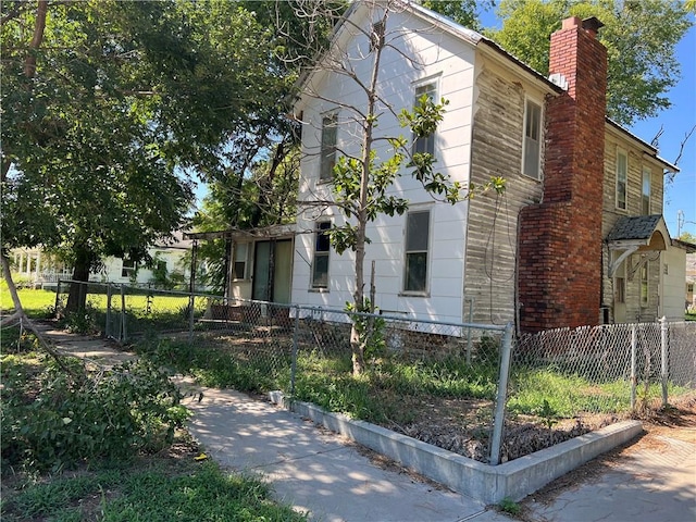 view of home's exterior