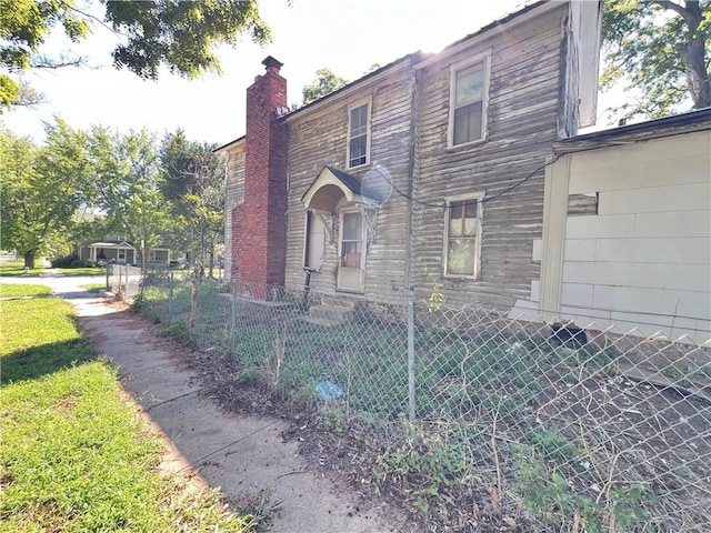 view of home's exterior