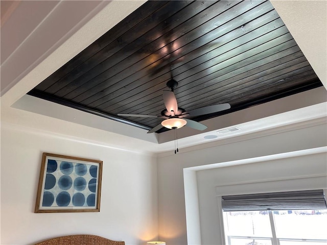 16445 S Elmridge St, Olathe, KS 66062 - interior details featuring a raised ceiling, a ceiling fan, and visible vents