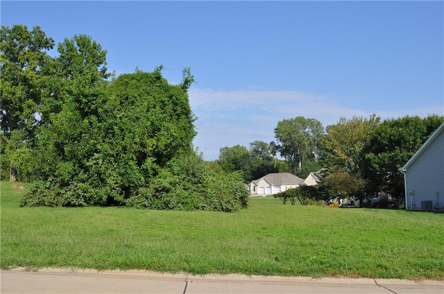 Listing photo 2 for 2607-09 Ashmat Ln, Saint Joseph MO 64506