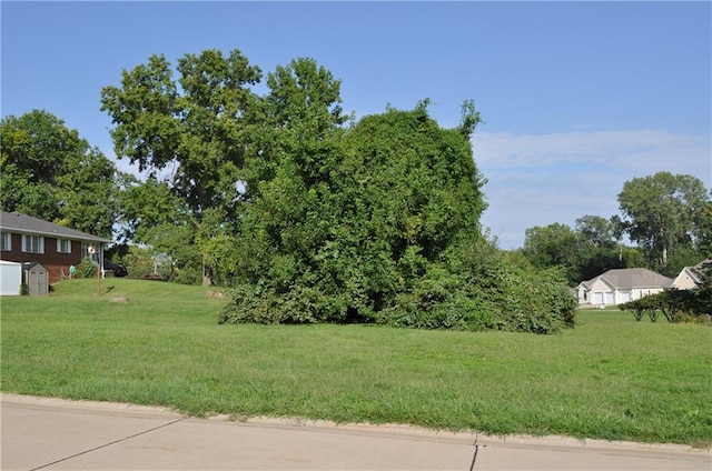 Listing photo 3 for 2607-09 Ashmat Ln, Saint Joseph MO 64506