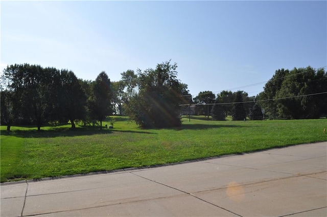 Listing photo 2 for 2610-12 Ashmat Ln, Saint Joseph MO 64506