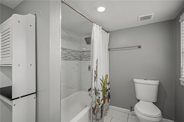 2937 Paseo Blvd, Kansas City, MO 64109 - bathroom featuring baseboards, toilet, shower / tub combo, and recessed lighting