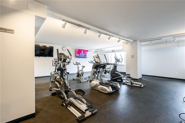 700 E 8th St Unit 11P, Kansas City, MO 64106 - gym featuring track lighting and baseboards