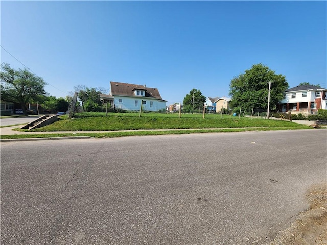 Listing photo 3 for 2400 Agnes Ave, Kansas City MO 64127