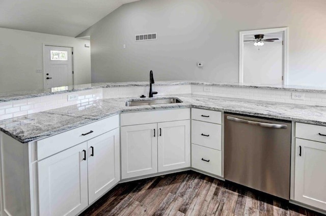 kitchen featuring dishwasher, dark hardwood / wood-style flooring, white cabinetry, sink, and ceiling fan