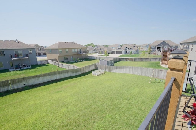 view of yard featuring a water view