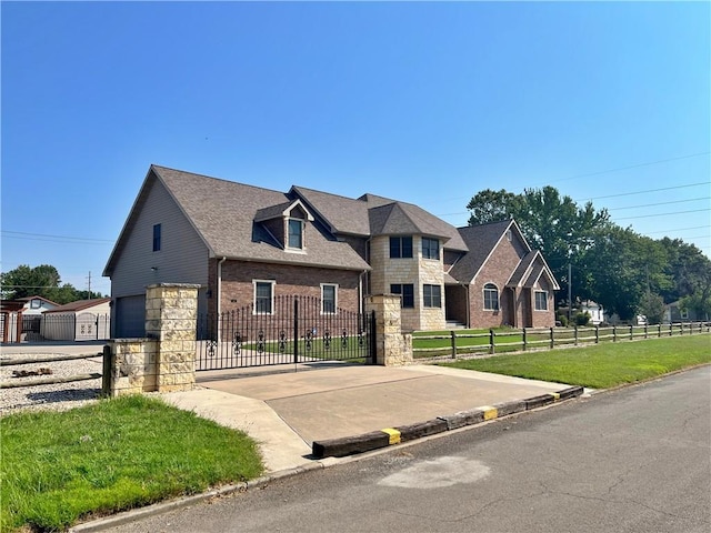 view of front of property with a front yard