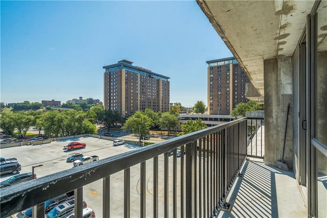 600 E Admiral Blvd Unit 704, Kansas City, MO 64106 - balcony featuring a view of city