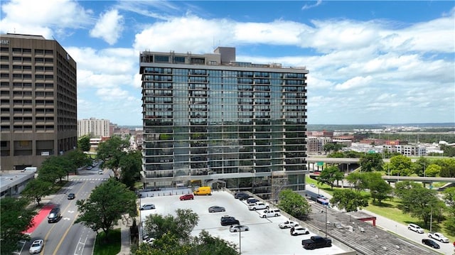 600 E Admiral Blvd Unit 704, Kansas City, MO 64106 - view of property with a city view