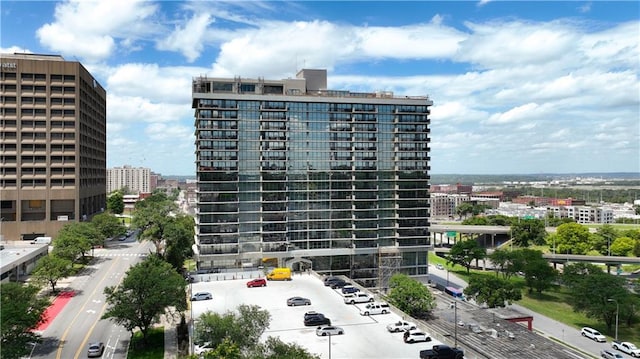 600 E Admiral Blvd Unit 704, Kansas City, MO 64106 - view of building exterior featuring a city view