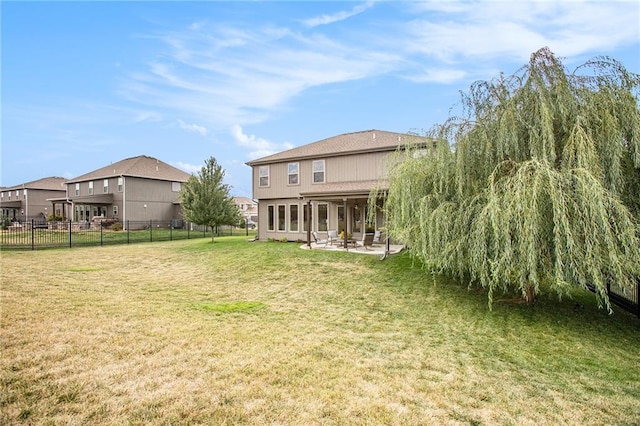 view of yard featuring a patio