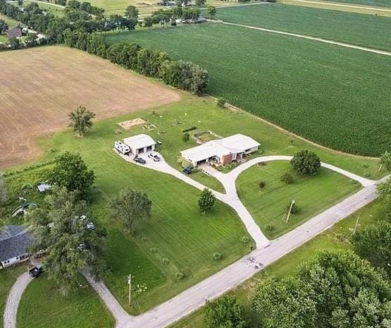 birds eye view of property featuring a rural view