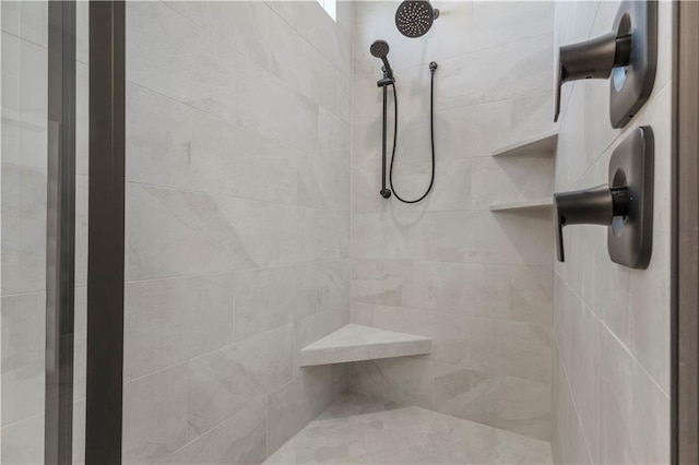 1511 SW Arbor Park Dr, Lees Summit, MO 64082 - bathroom with tiled shower