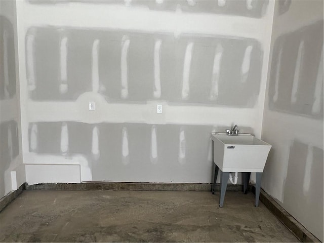 1511 SW Arbor Park Dr, Lees Summit, MO 64082 - interior space featuring unfinished concrete flooring