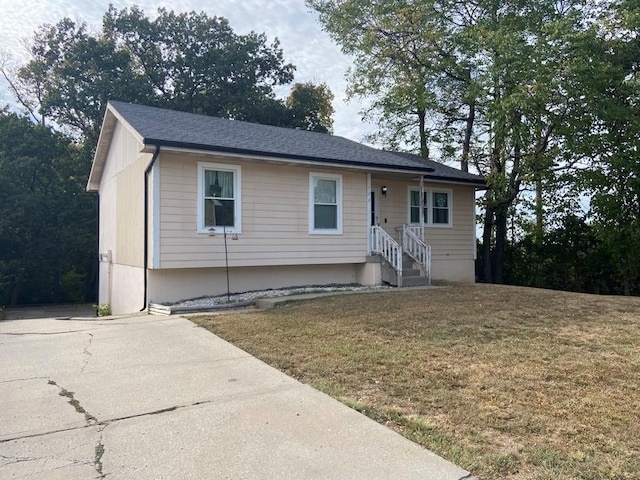 view of front of house with a front yard