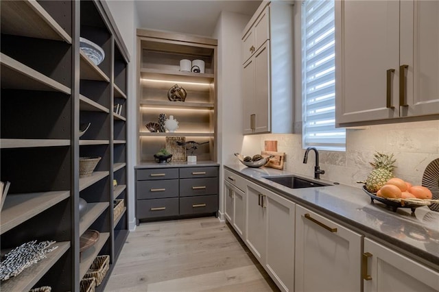 4511 W 136th St, Leawood, KS 66224 - storage area with a sink