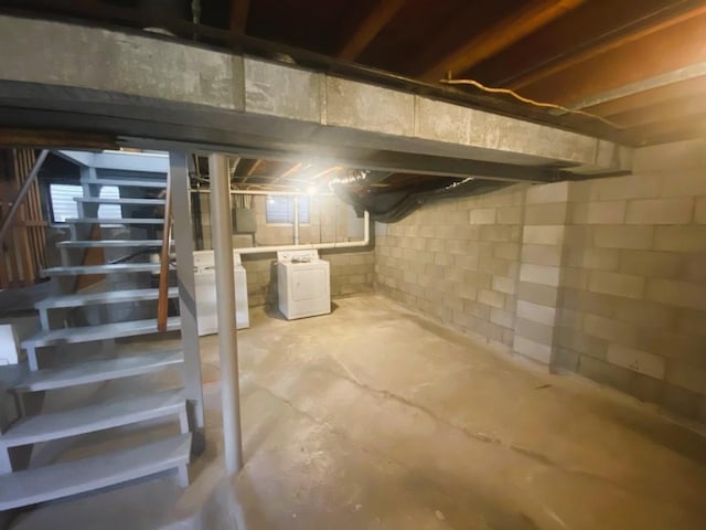 basement featuring washer / dryer