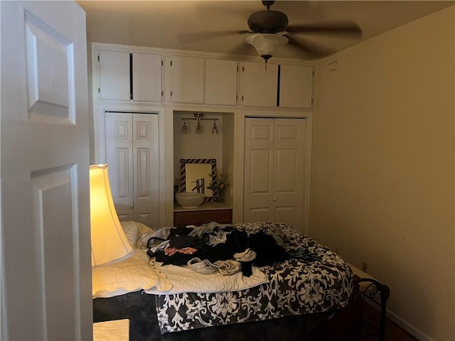 bedroom featuring ceiling fan