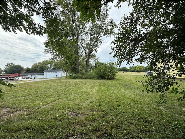 Listing photo 2 for 408 Short St, Richmond MO 64085