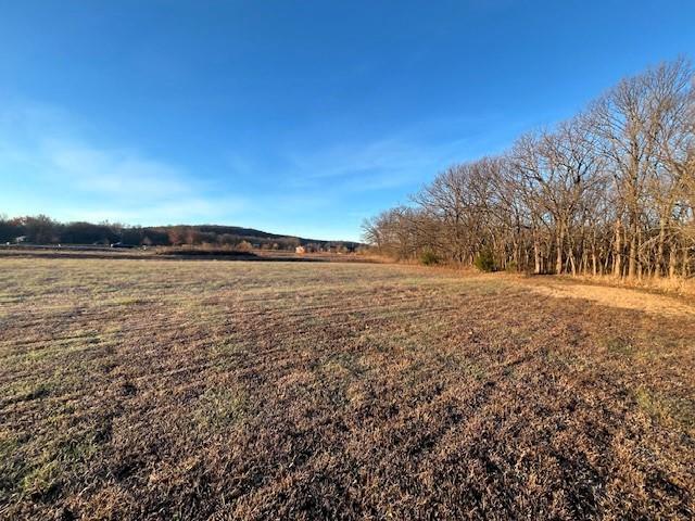 Listing photo 3 for 11.77ACRES 972nd Rd, Lawrence KS 66047