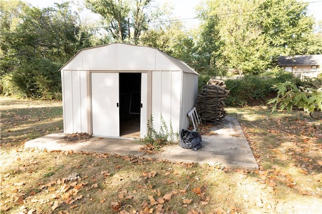 view of outbuilding